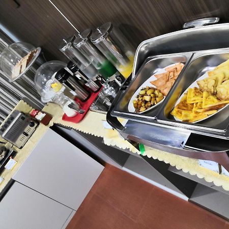 Green Leaf Hotel Rangun Zewnętrze zdjęcie