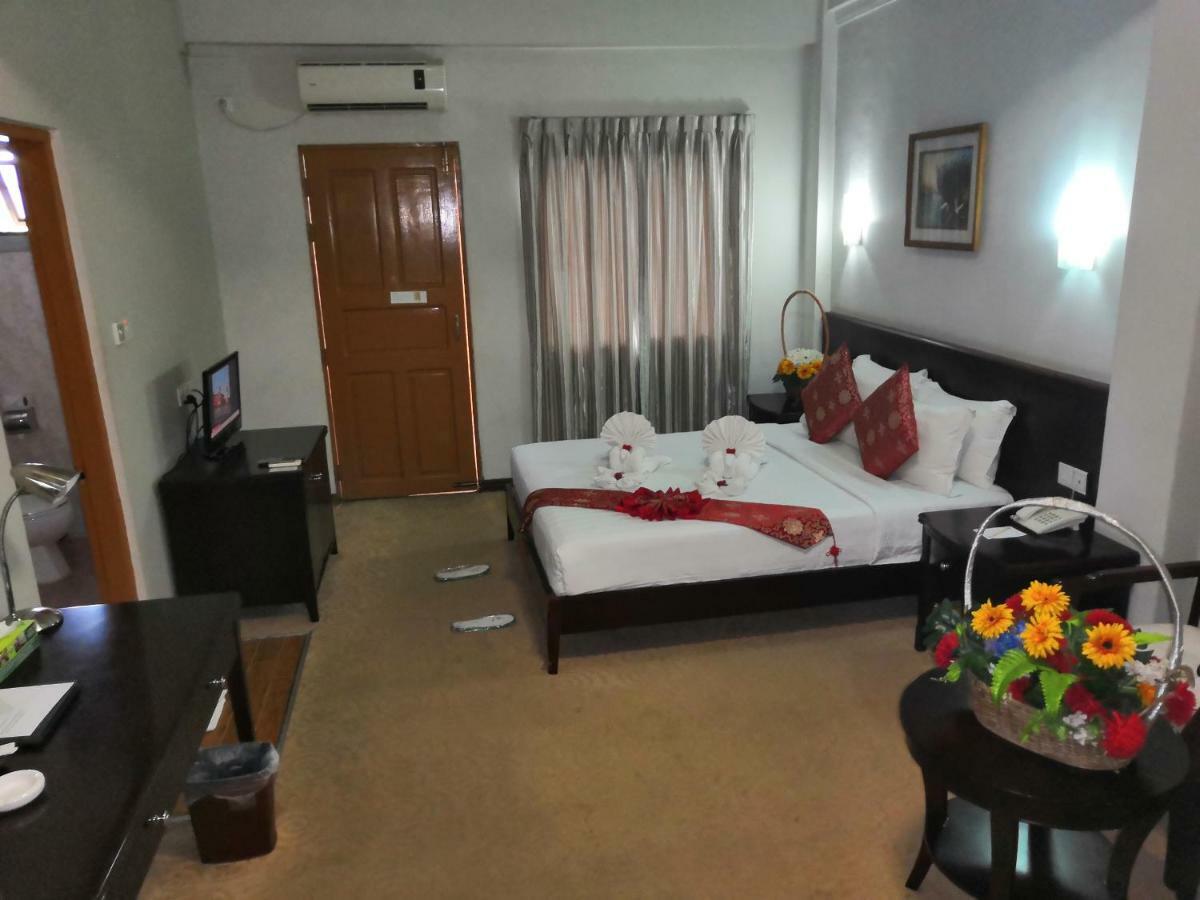 Green Leaf Hotel Rangun Zewnętrze zdjęcie
