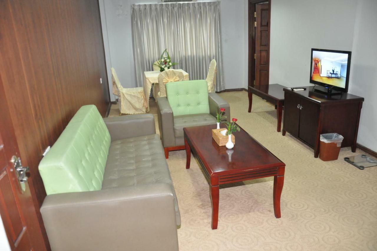 Green Leaf Hotel Rangun Zewnętrze zdjęcie